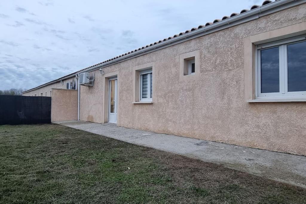 Saint-Seurin-sur-l'Isle Belle Maison Climatisee Renovee Pac-Man Entre Collegues, Amis, Famille - Barbecue - Netflix - Prime - Baby Foot 50Cts מראה חיצוני תמונה