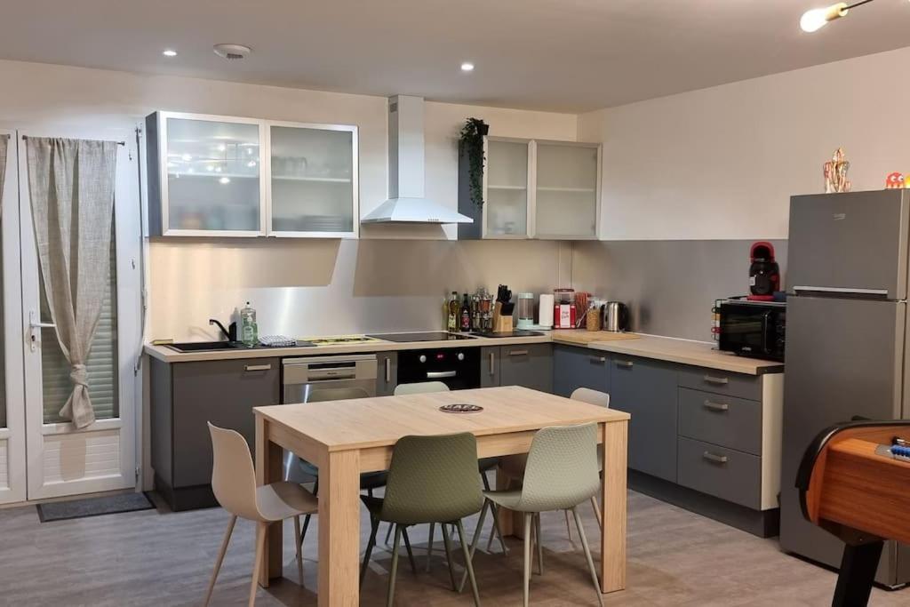 Saint-Seurin-sur-l'Isle Belle Maison Climatisee Renovee Pac-Man Entre Collegues, Amis, Famille - Barbecue - Netflix - Prime - Baby Foot 50Cts מראה חיצוני תמונה